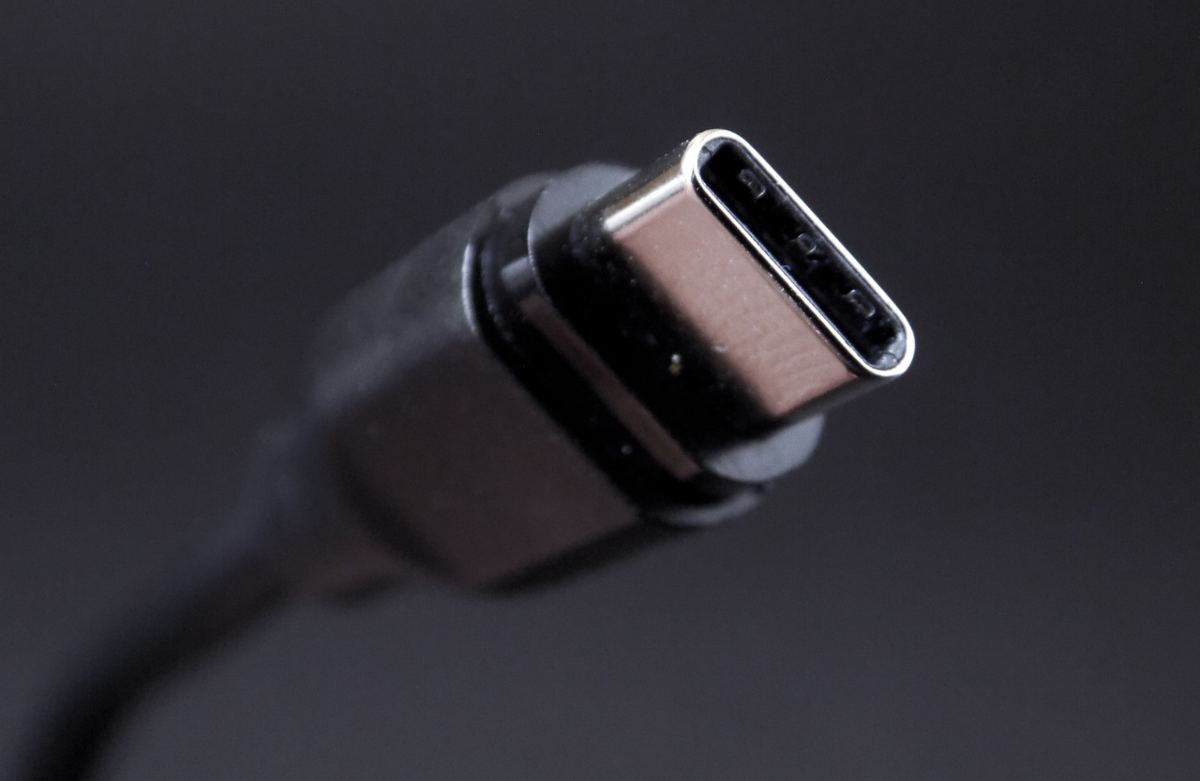 Apple deve cambiare tutto: dall'USB-C alle nuove regole imposte dalla normativa, come saranno gli iPhone